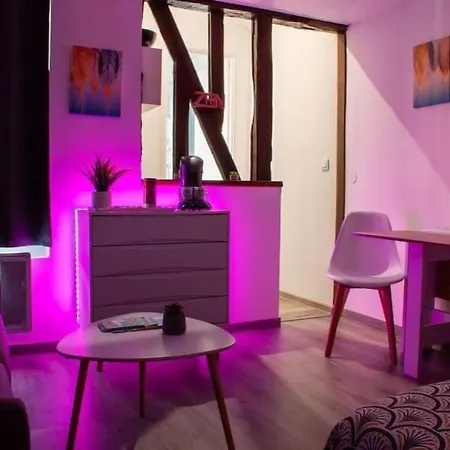 Confortable Tv Centre Apartment Louviers