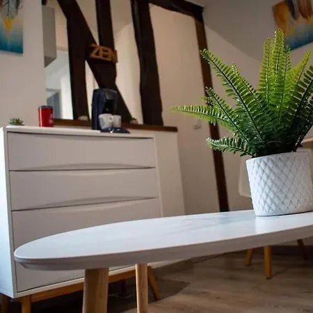Confortable Tv Centre Apartment